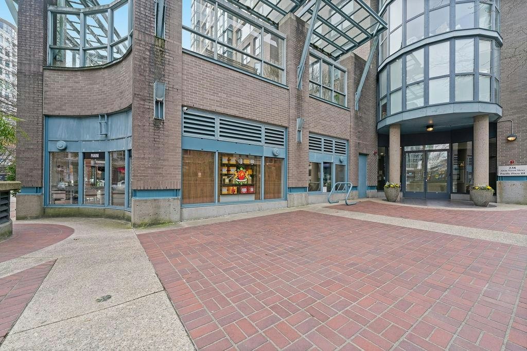404-238 Alvin Narod Mews, Vancouver, BC, V6B 5Z3 - 31