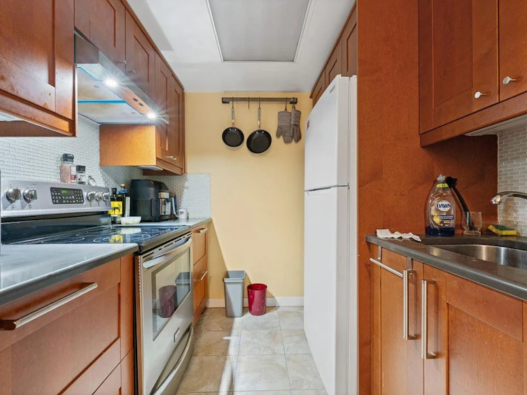 404-238 Alvin Narod Mews, Vancouver, BC, V6B 5Z3 - 11