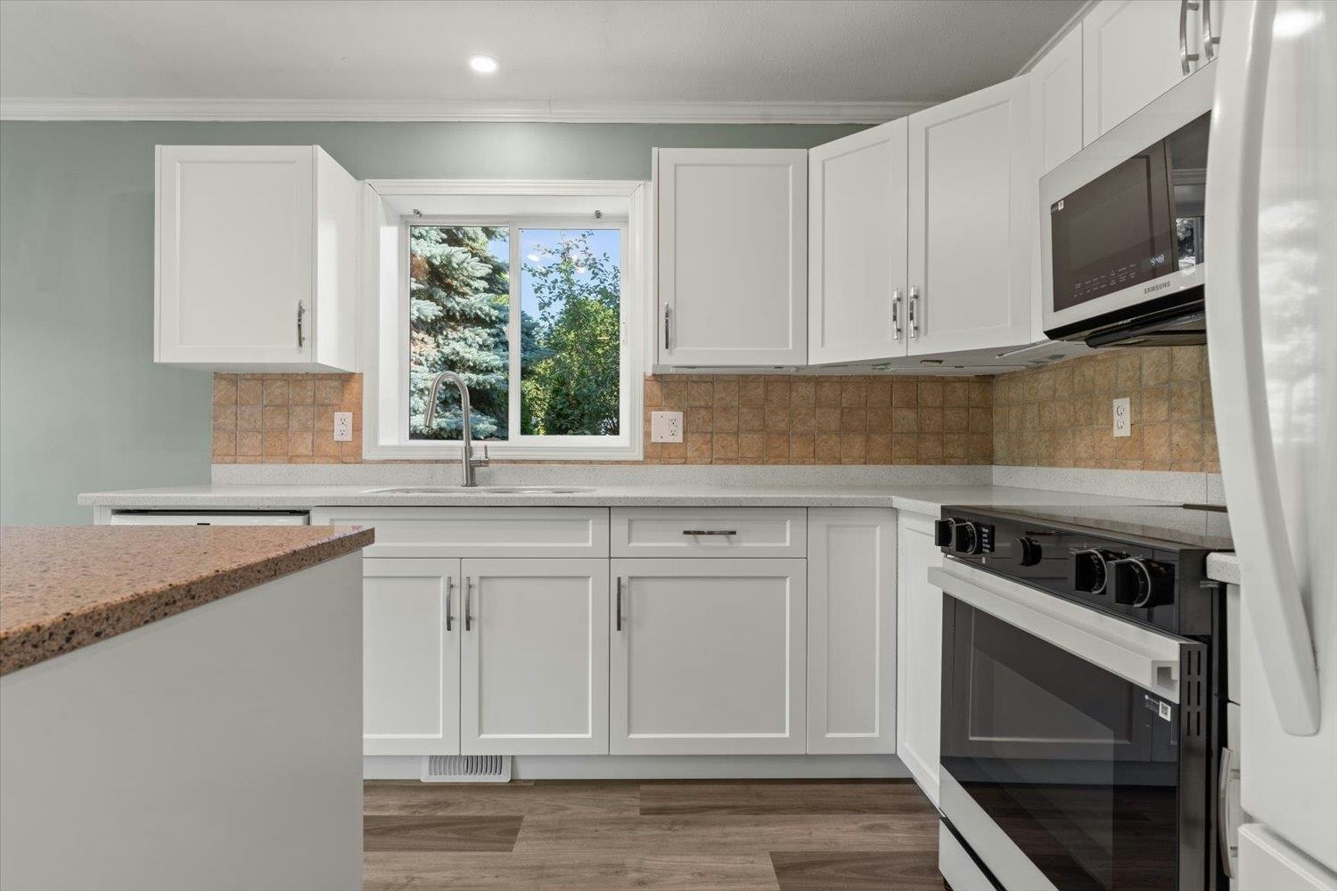 5709 Stonehaven Street, Chilliwack, BC, V2R 3Y6 - 5