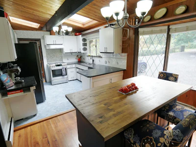 25855 112 Avenue - 5