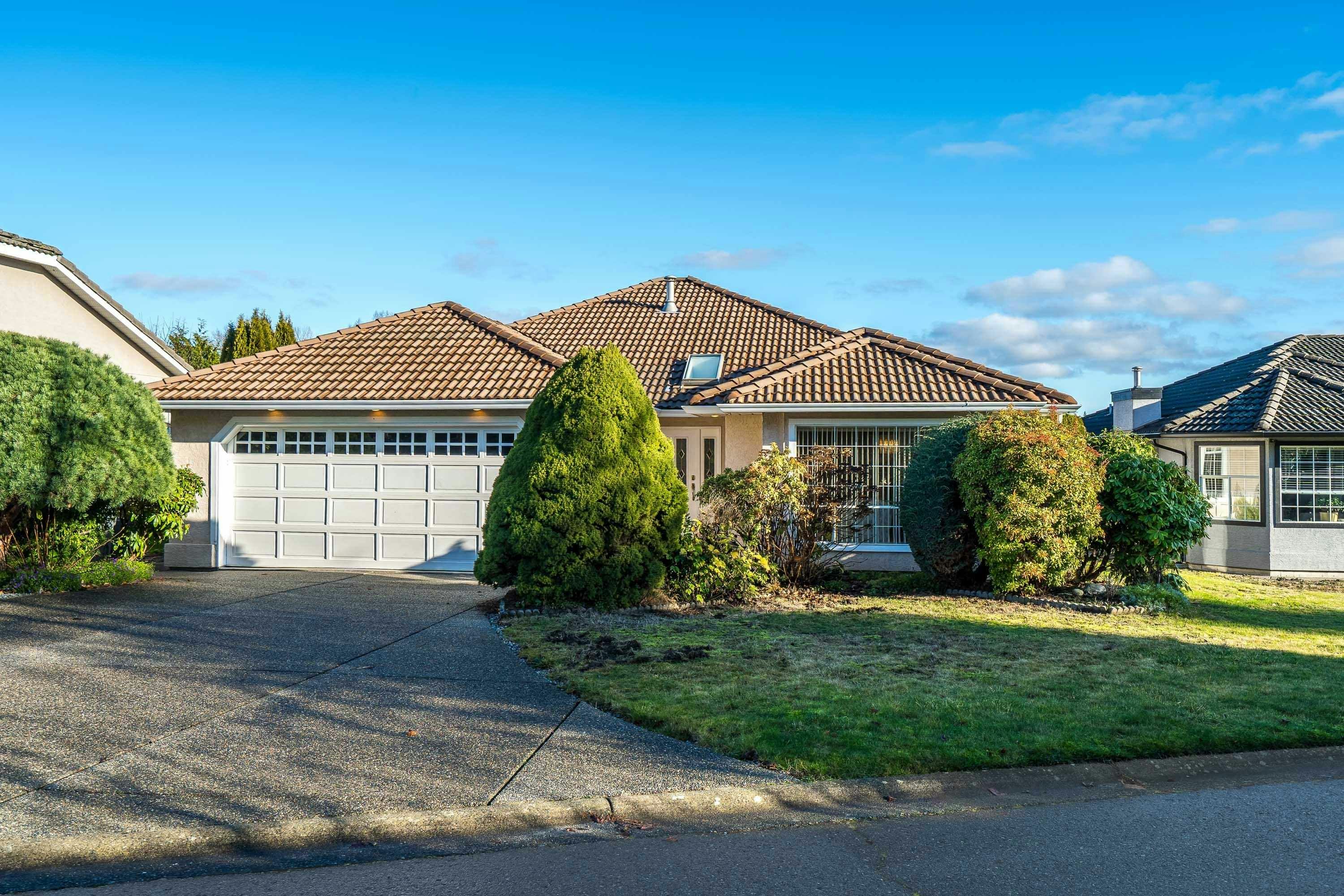 1035 King George Boulevard, Surrey, BC, V4A 9S7
