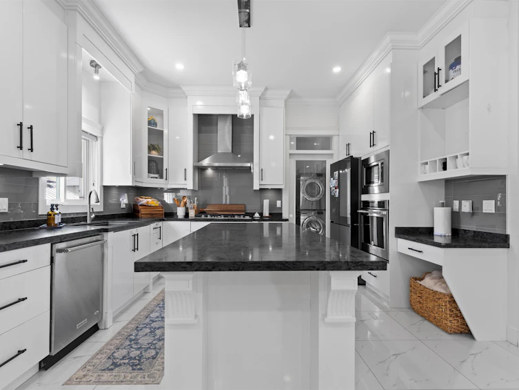 18080 67 Avenue, Surrey, BC, V3S 8C3 - 9