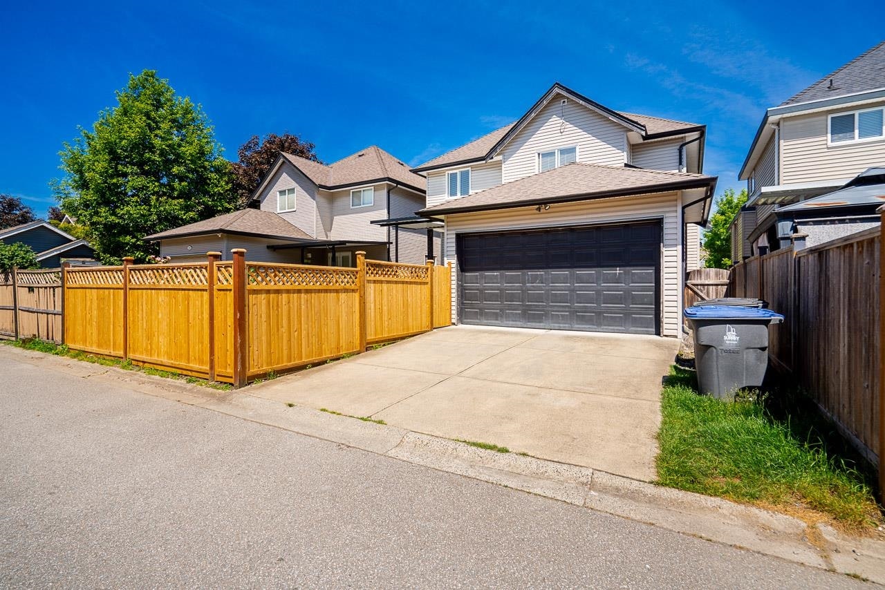 19338 72a Avenue, Surrey, BC, V4N 5X9 - 39