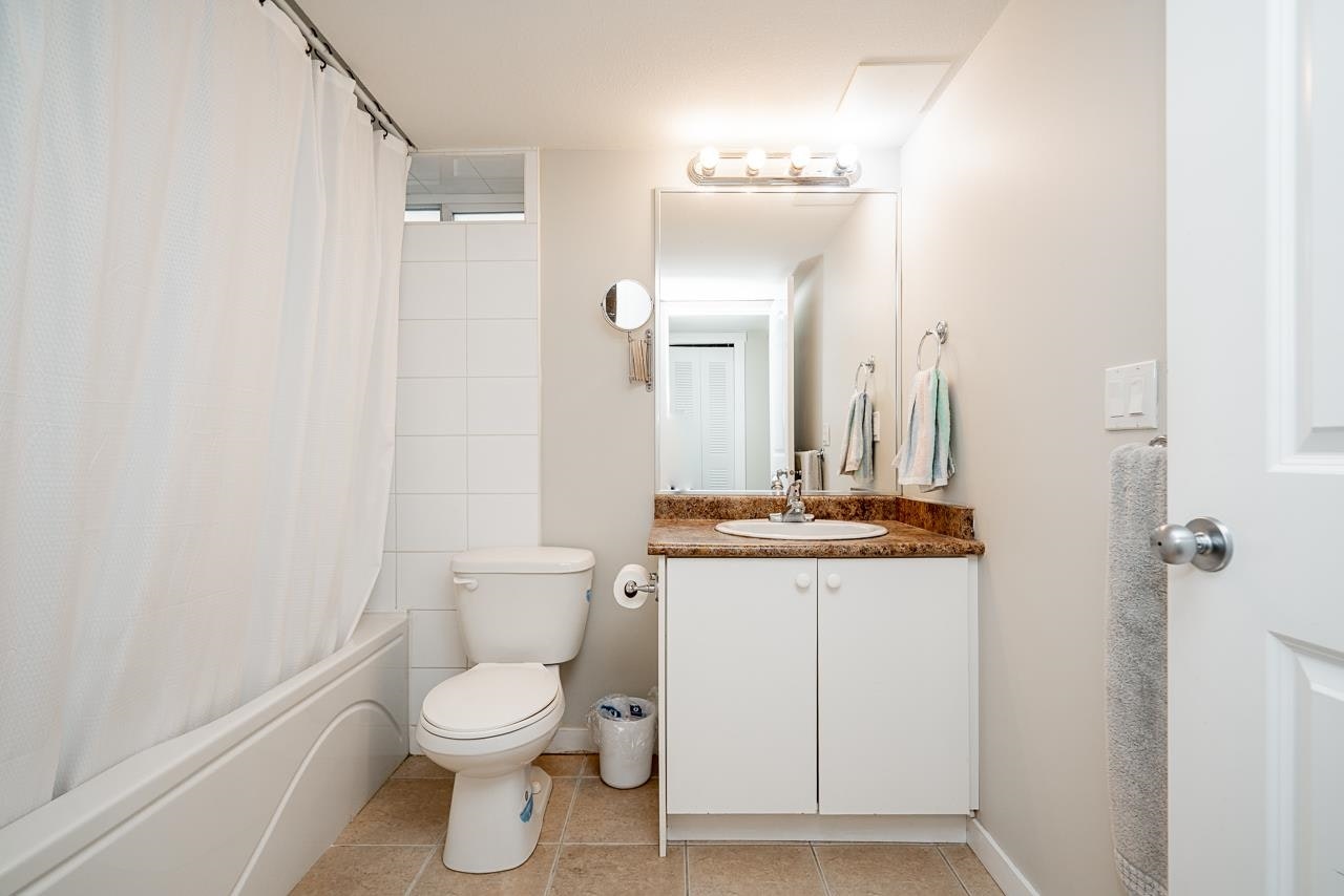 19338 72a Avenue, Surrey, BC, V4N 5X9 - 32