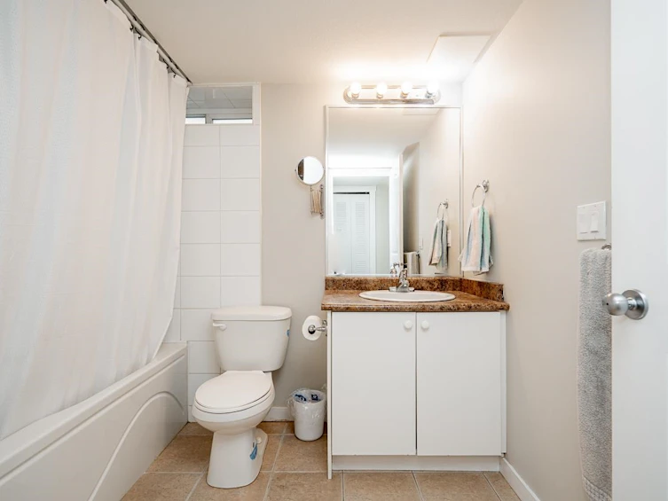 19338 72a Avenue, Surrey, BC, V4N 5X9 - 32