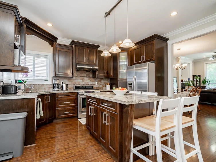 19338 72a Avenue, Surrey, BC, V4N 5X9 - 4