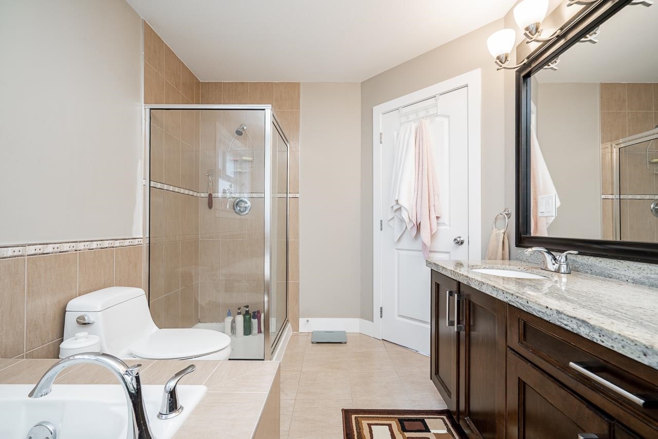 19338 72a Avenue, Surrey, BC, V4N 5X9 - 18