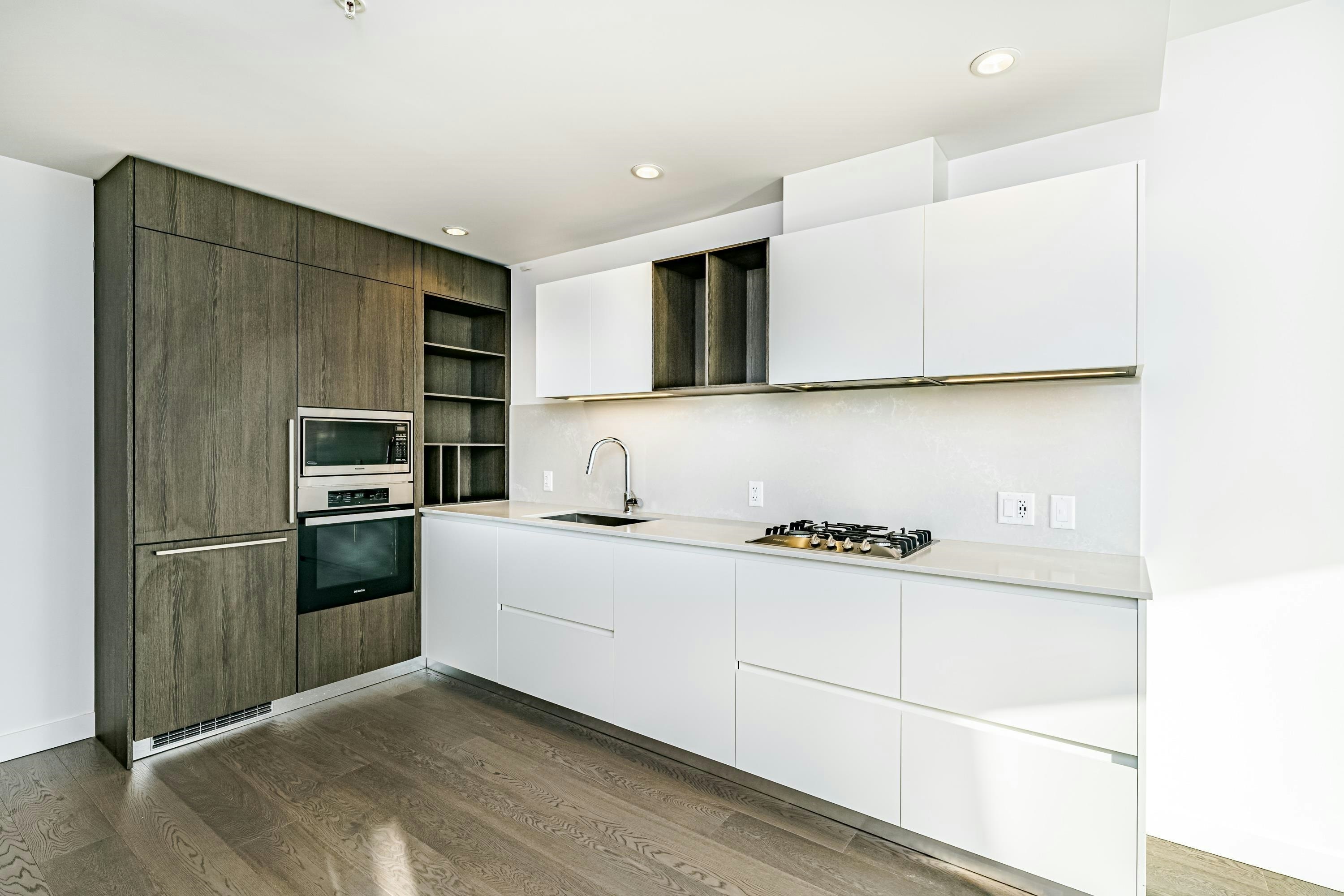 22xx-6000 Mckay Avenue, Burnaby, BC, V5H 0K2 - 2