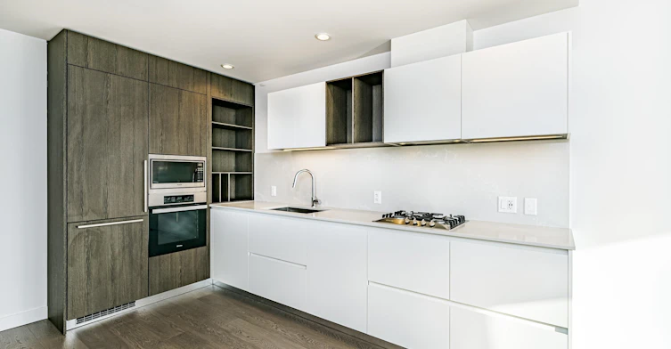 22xx-6000 Mckay Avenue, Burnaby, BC, V5H 0K2 - 2