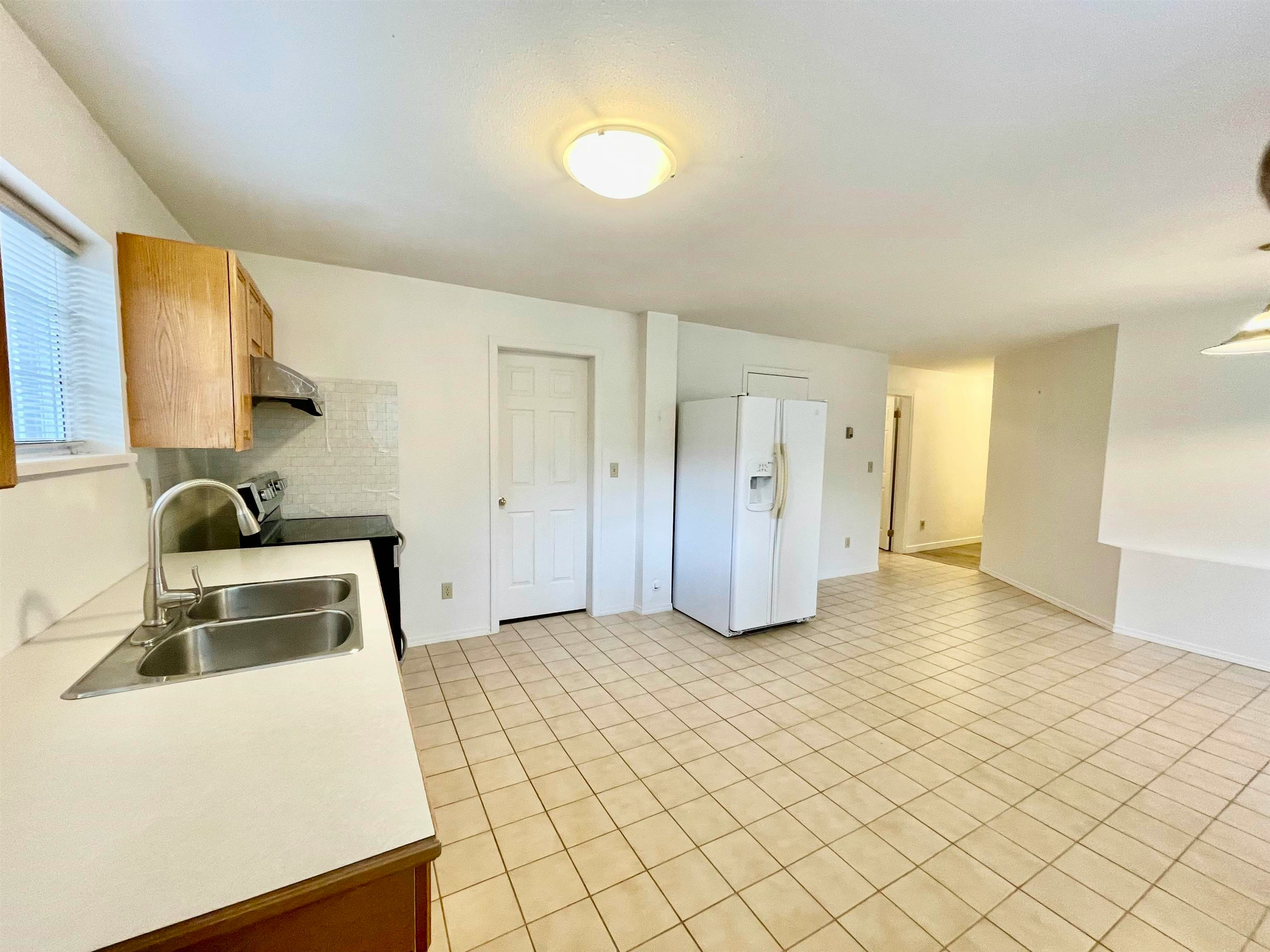 lower level-1073x Walnut Close, Surrey, BC, V4N 1W2 - 4