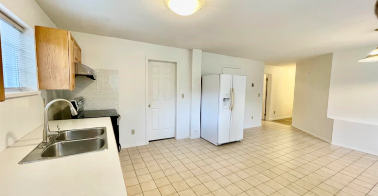 lower level-1073x Walnut Close, Surrey, BC, V4N 1W2 - 4