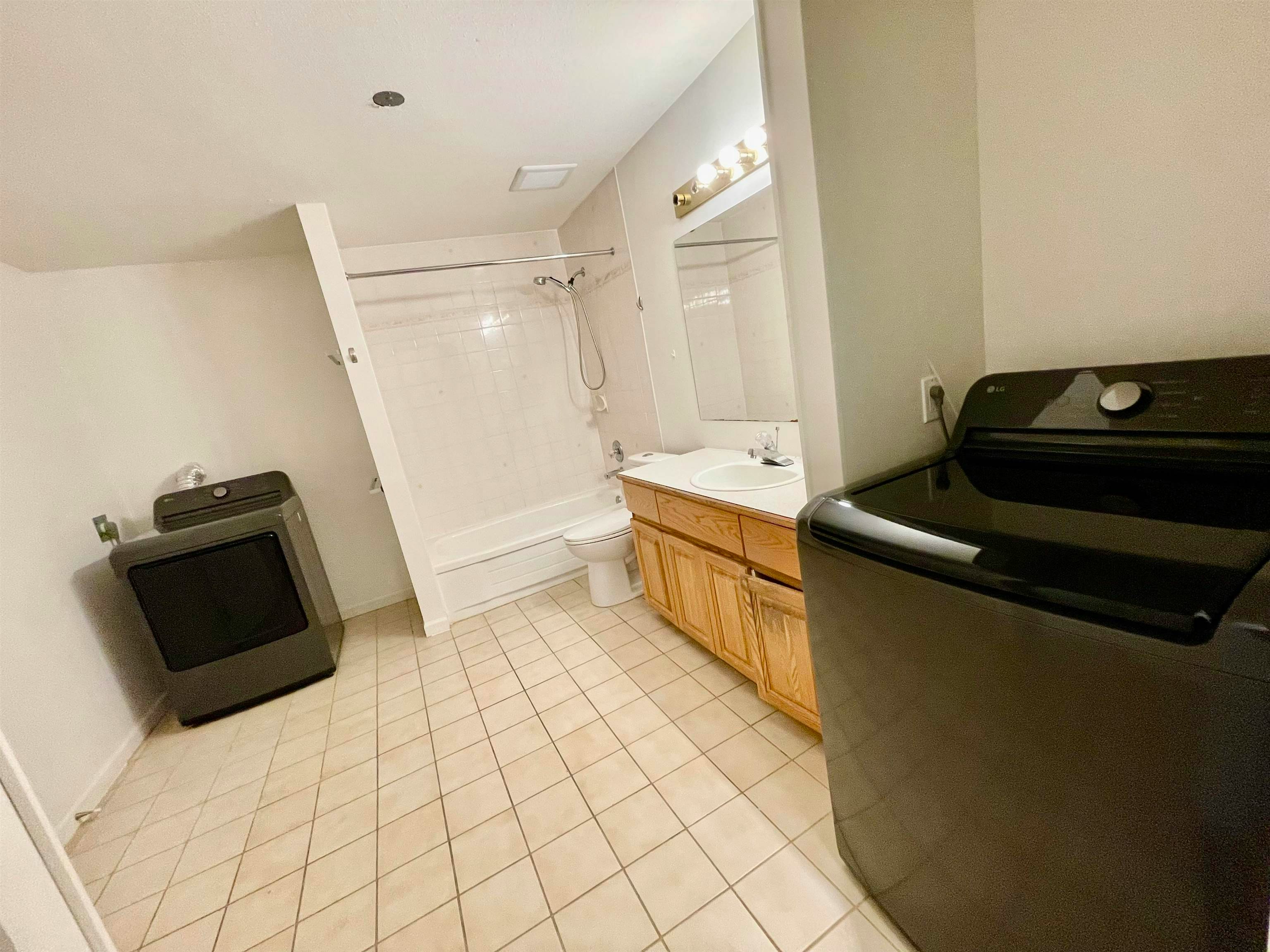 lower level-1073x Walnut Close, Surrey, BC, V4N 1W2 - 13