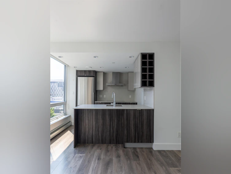 706-1788 Columbia Street, Vancouver, BC, V5Y 0L7 - 2