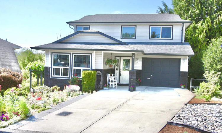 3911 Waterton Crescent