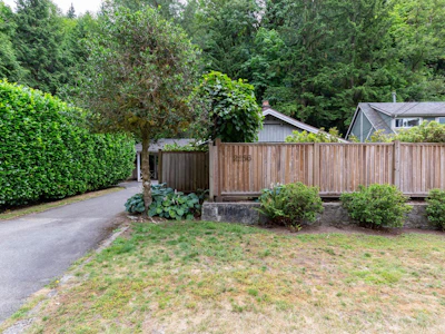 2256 Chapman Way - 2