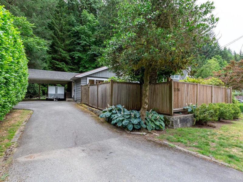 2256 Chapman Way, North Vancouver BC V7H 1W1