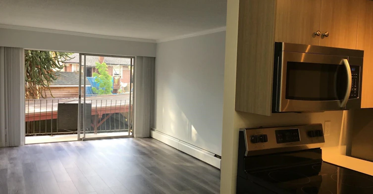 212-611 Blackford Street, New Westminster, BC, V3M 1R7 - 2