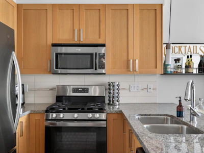 329-15918 26 Avenue - 5