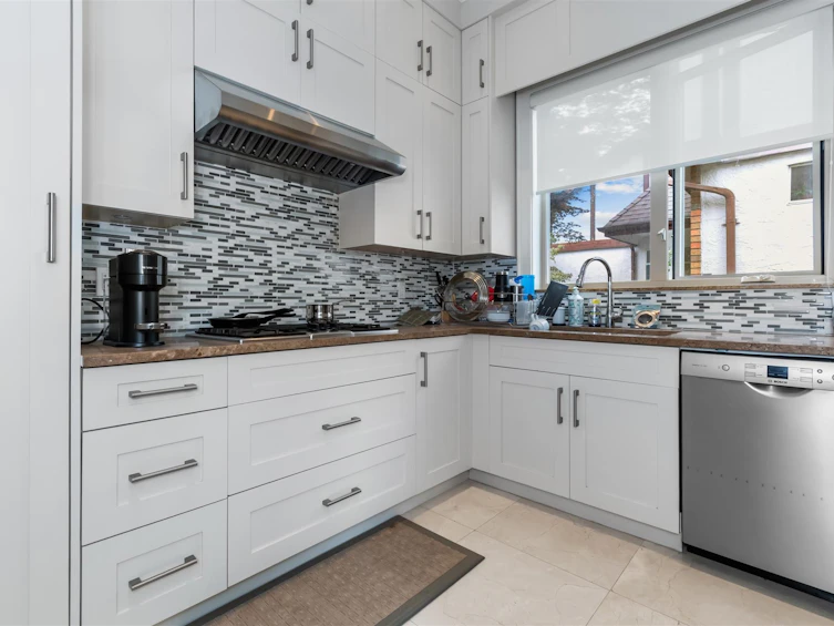 5578 Elizabeth Street, Vancouver, BC, V5Y 3J9 - 6