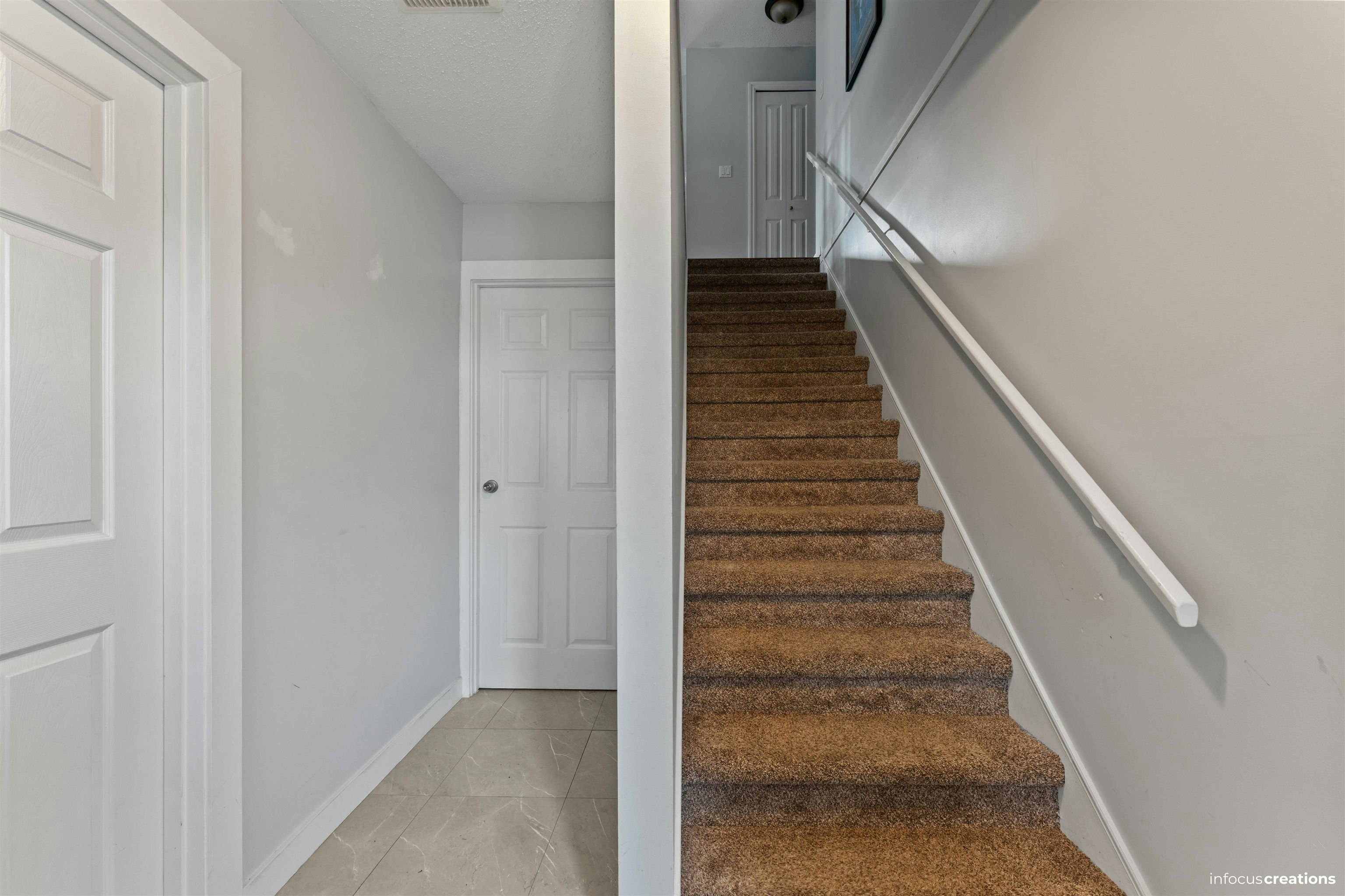 20445 Thorne Avenue, Maple Ridge, BC, V2X 8V1 - 10