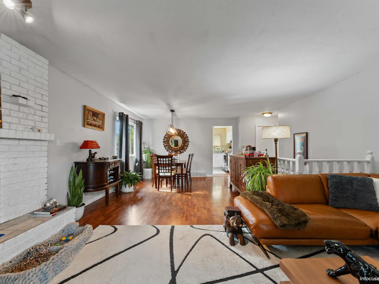 20445 Thorne Avenue, Maple Ridge, BC, V2X 8V1 - 17