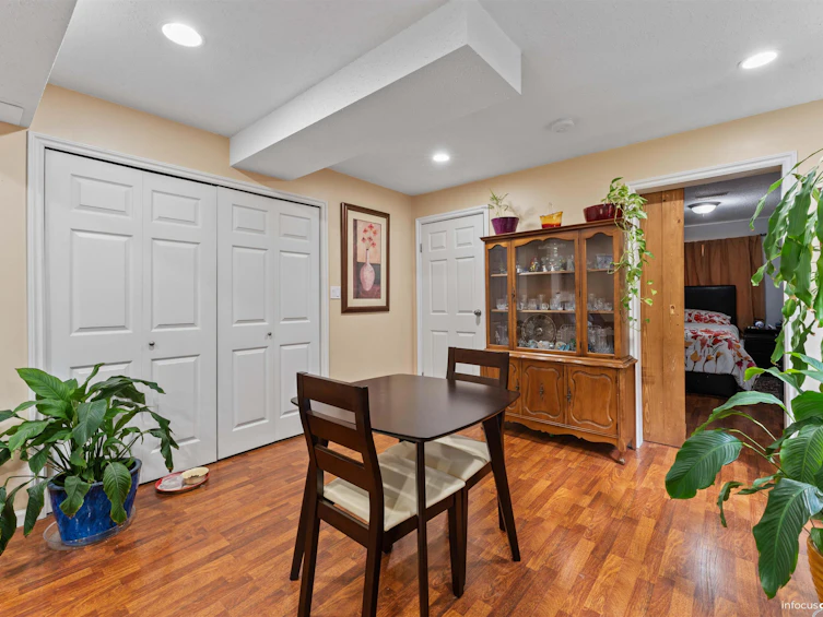 20445 Thorne Avenue, Maple Ridge, BC, V2X 8V1 - 8