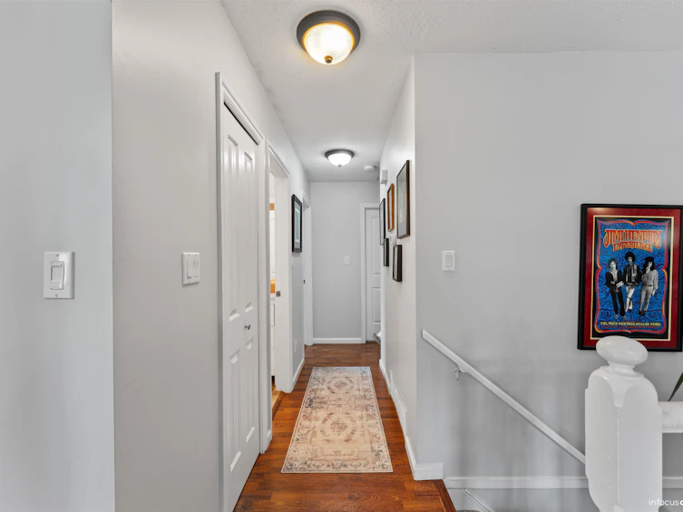20445 Thorne Avenue, Maple Ridge, BC, V2X 8V1 - 20