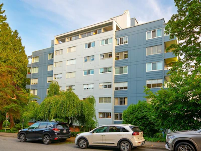 503-1730 Duchess Avenue - 2