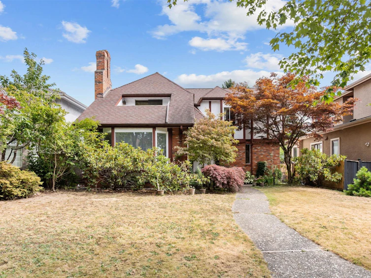 5564 Elizabeth Street, Vancouver, BC, V5Y 3J9