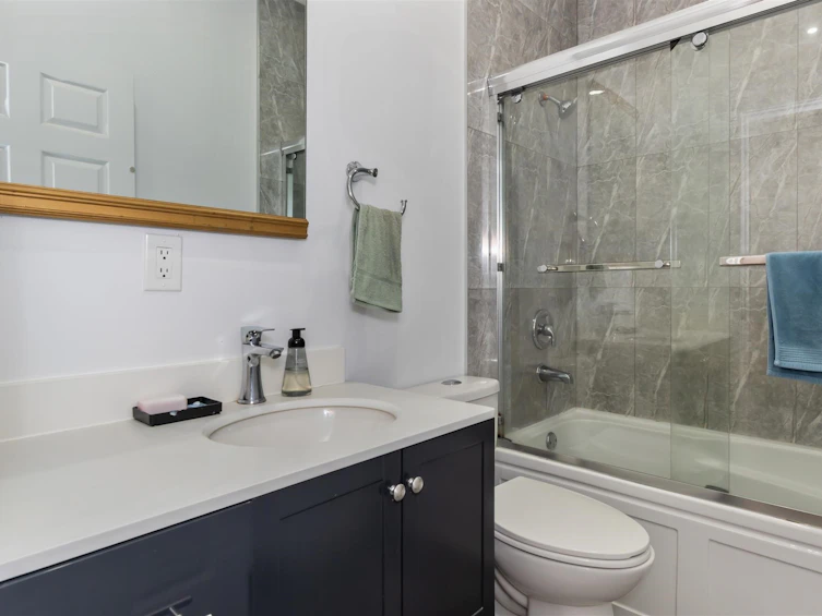 5564 Elizabeth Street, Vancouver, BC, V5Y 3J9 - 8