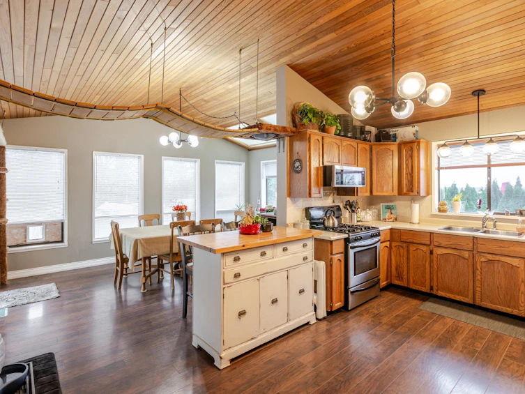 7262 209a Street, Langley, BC, V2Y 2E4 - 7