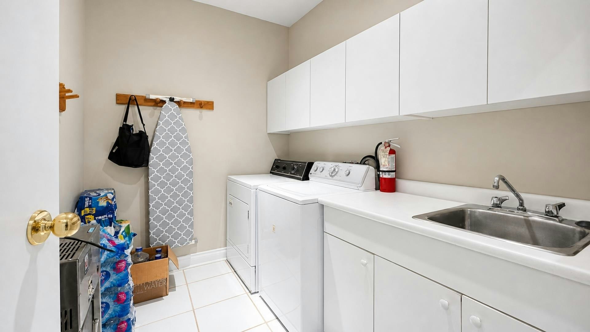 8418 Gillnet Place, Vancouver, BC, V6P 6P6 - 24