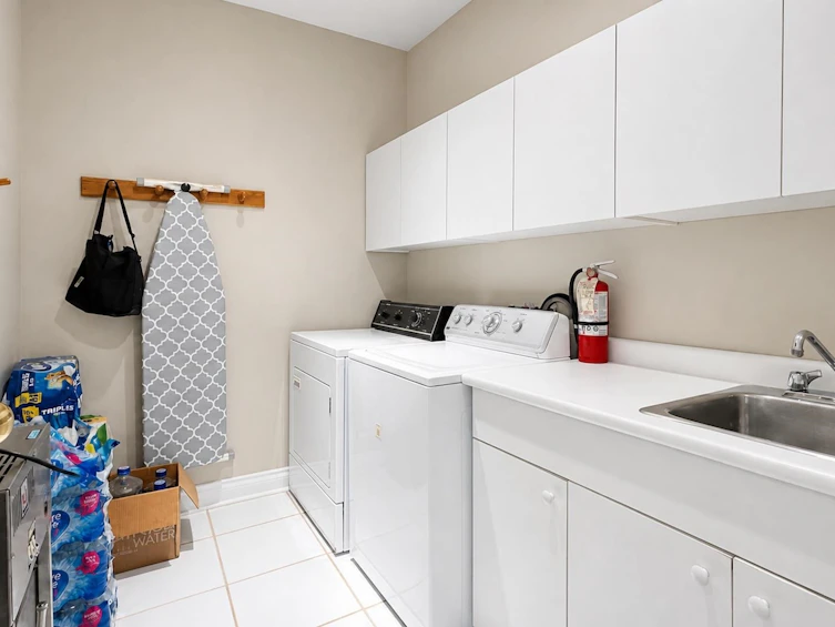 8418 Gillnet Place, Vancouver, BC, V6P 6P6 - 24