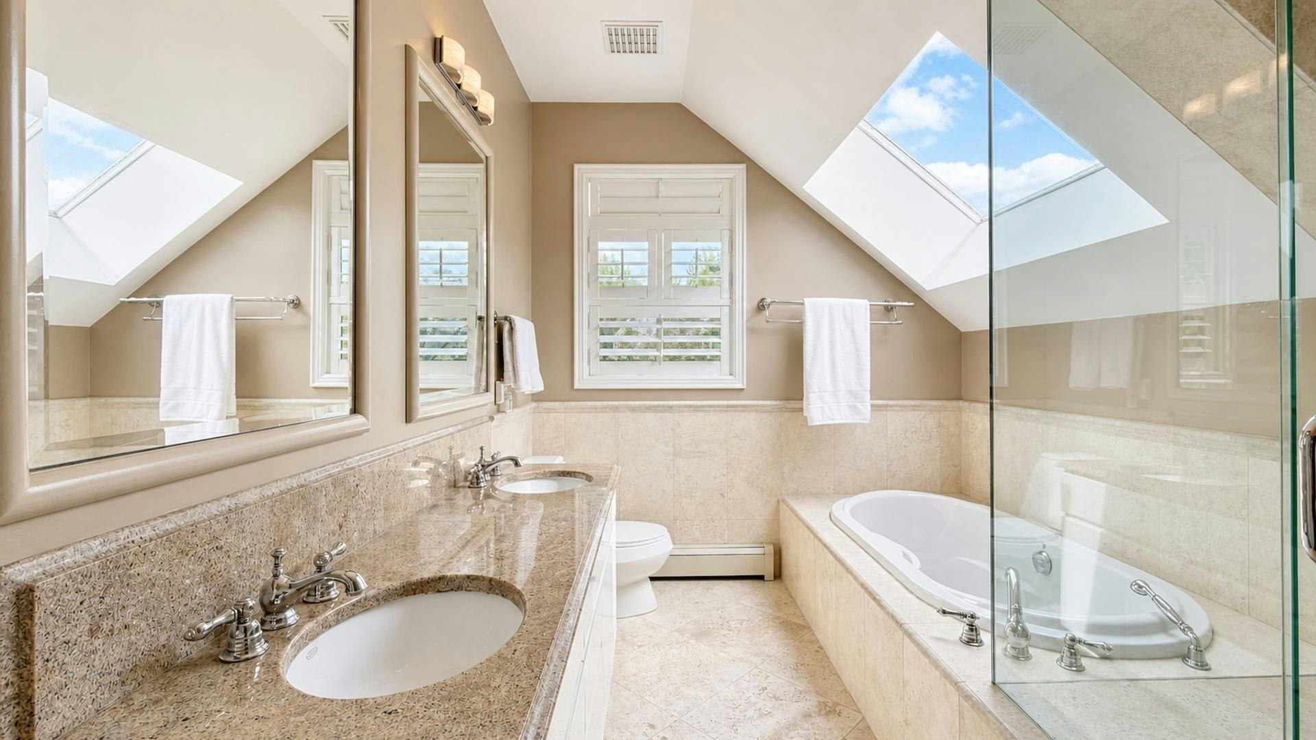 8418 Gillnet Place, Vancouver, BC, V6P 6P6 - 29