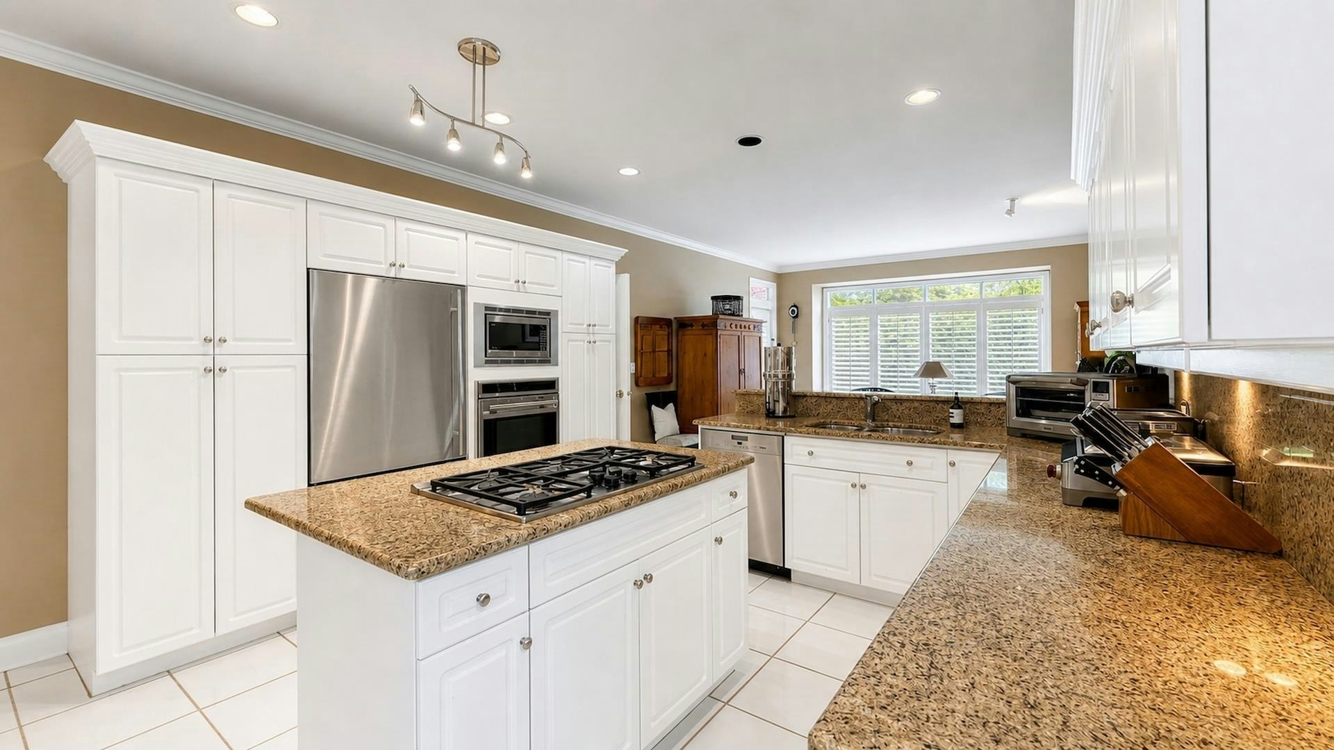 8418 Gillnet Place, Vancouver, BC, V6P 6P6 - 11