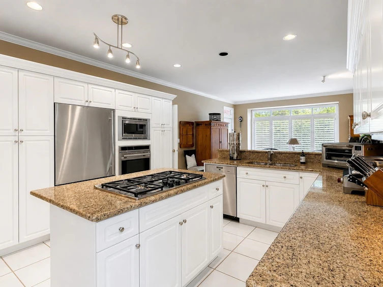 8418 Gillnet Place, Vancouver, BC, V6P 6P6 - 11