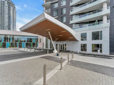 3106-9887 Whalley Boulevard - 2