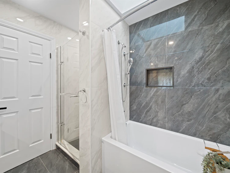 2480 Gale Avenue, Coquitlam, BC, V3K 6B6 - 17