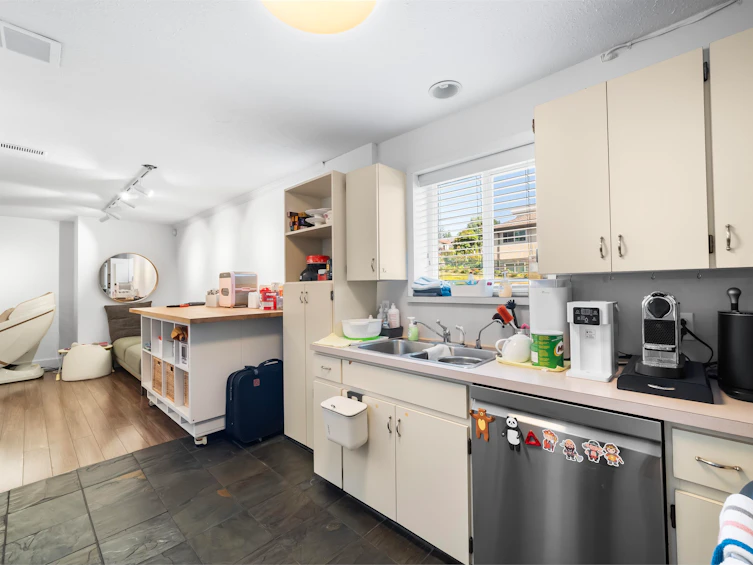 6 Sea Avenue, Burnaby, BC, V5B 3W6 - 24
