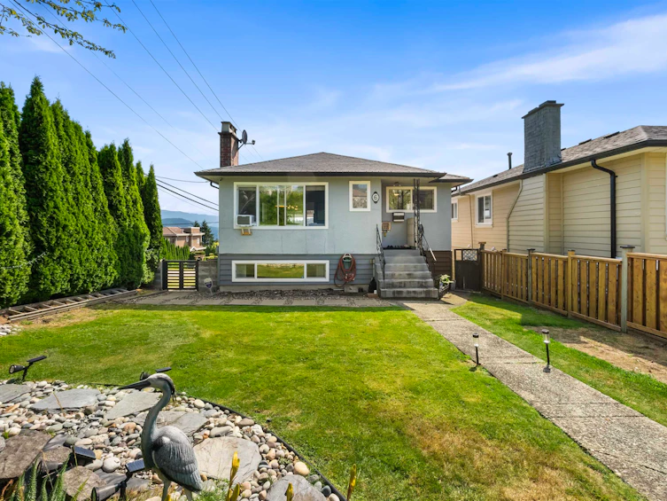 6 Sea Avenue, Burnaby, BC, V5B 3W6 - 2