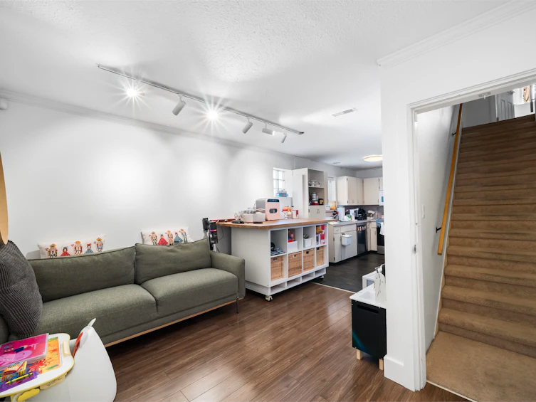 6 Sea Avenue, Burnaby, BC, V5B 3W6 - 25