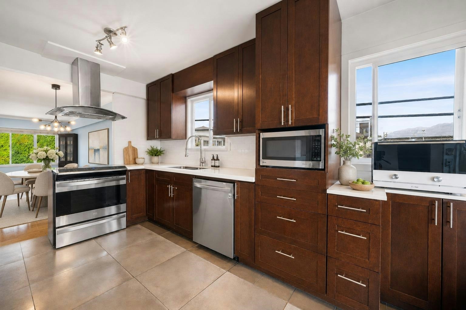 6 Sea Avenue, Burnaby, BC, V5B 3W6 - 10
