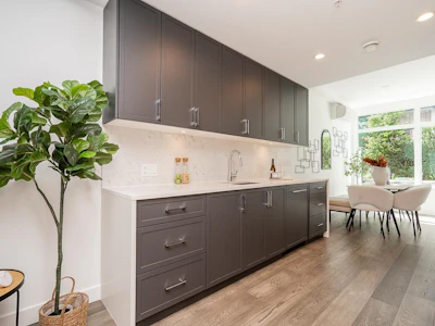 533 W 29th Avenue - 5