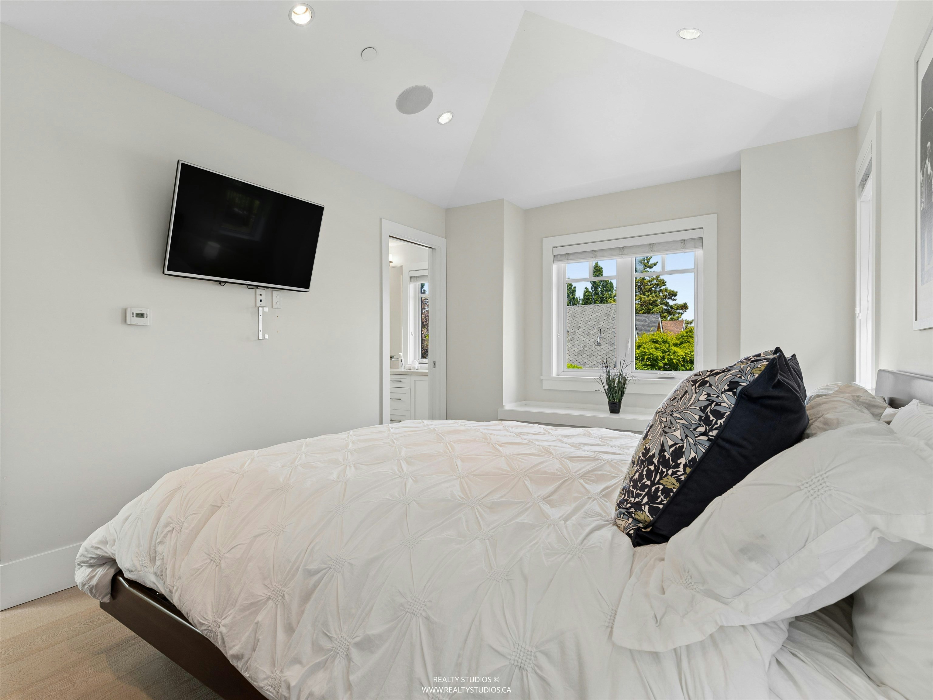 119 E 27th Avenue, Vancouver, BC, V5V 2K5 - 14