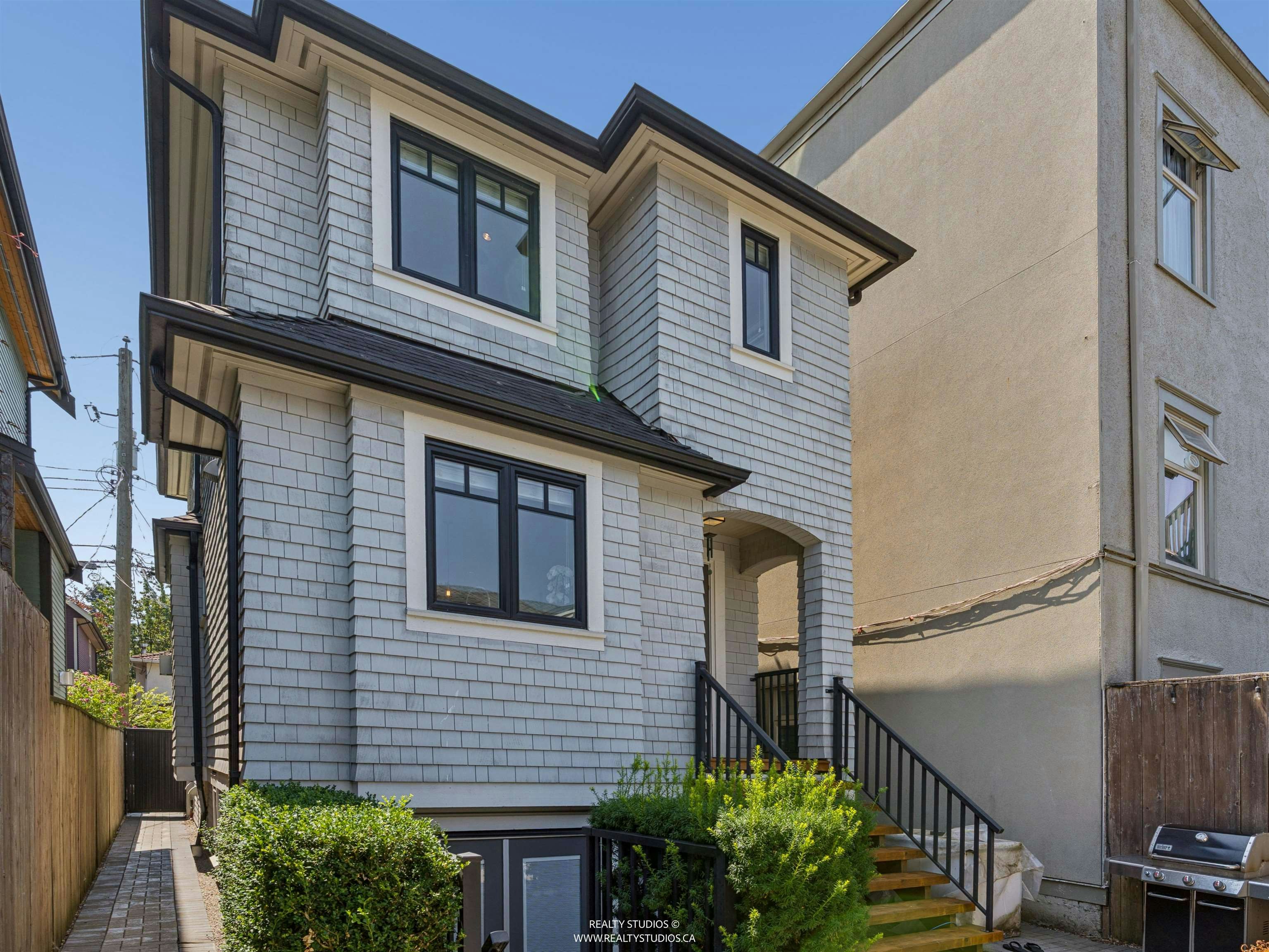 119 E 27th Avenue, Vancouver, BC, V5V 2K5 - 27