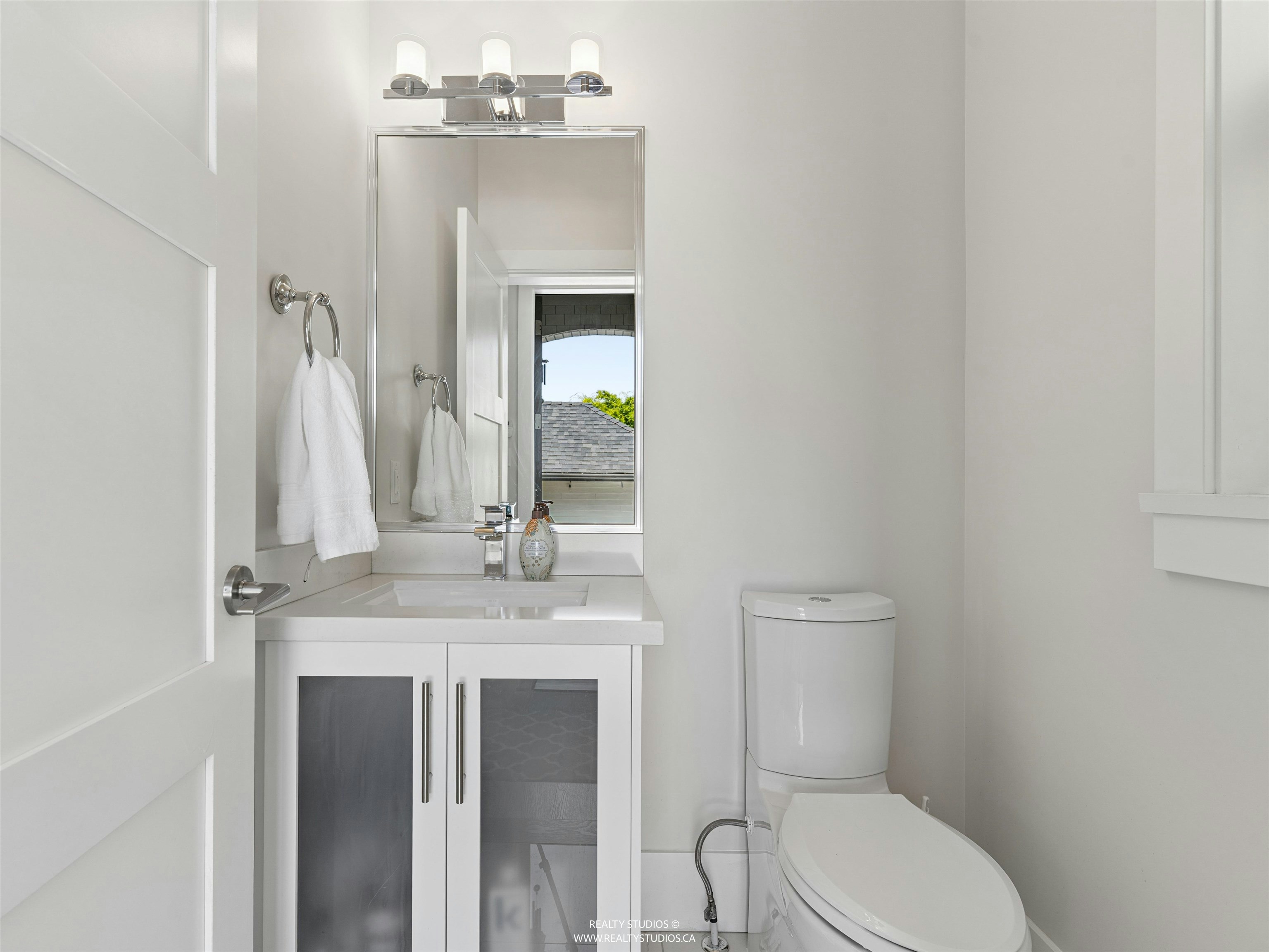 119 E 27th Avenue, Vancouver, BC, V5V 2K5 - 10