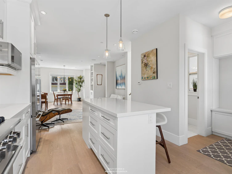 119 E 27th Avenue, Vancouver, BC, V5V 2K5 - 9