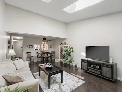 21-6537 138 Street - 4