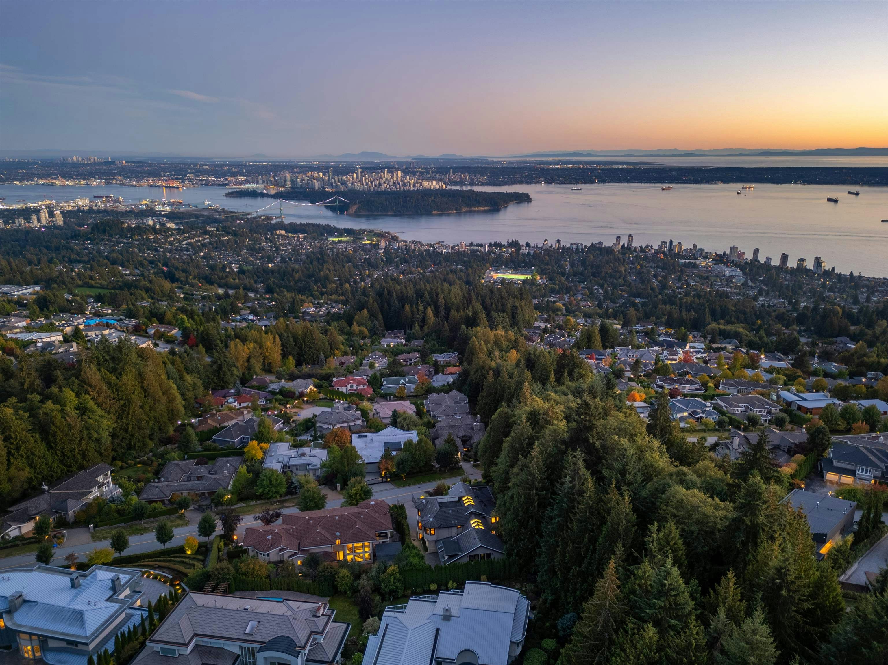 2673 Finch Hill, West Vancouver, BC, V7S 3H3 - 39