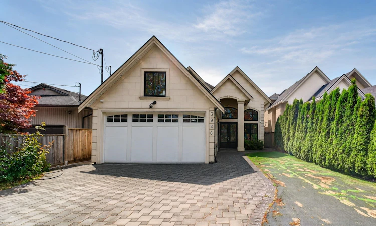3926 Lockhart Road